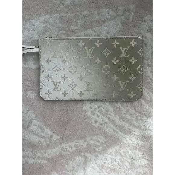 Louis Vuitton Neverfull Limited Edition Sunset Khaki MM Wristlet - Picture 2 of 7